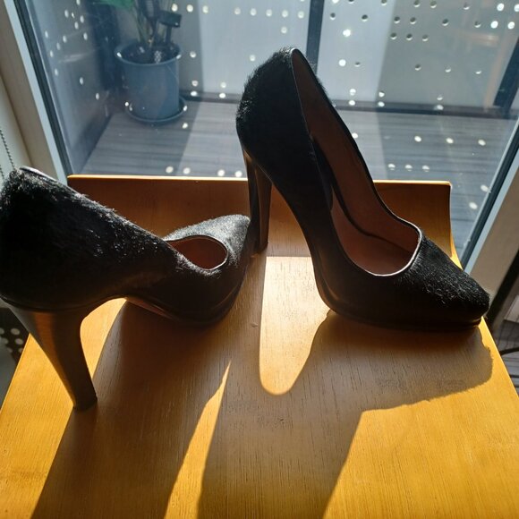 Ugg Collection Heels 7 - Picture 1 of 5